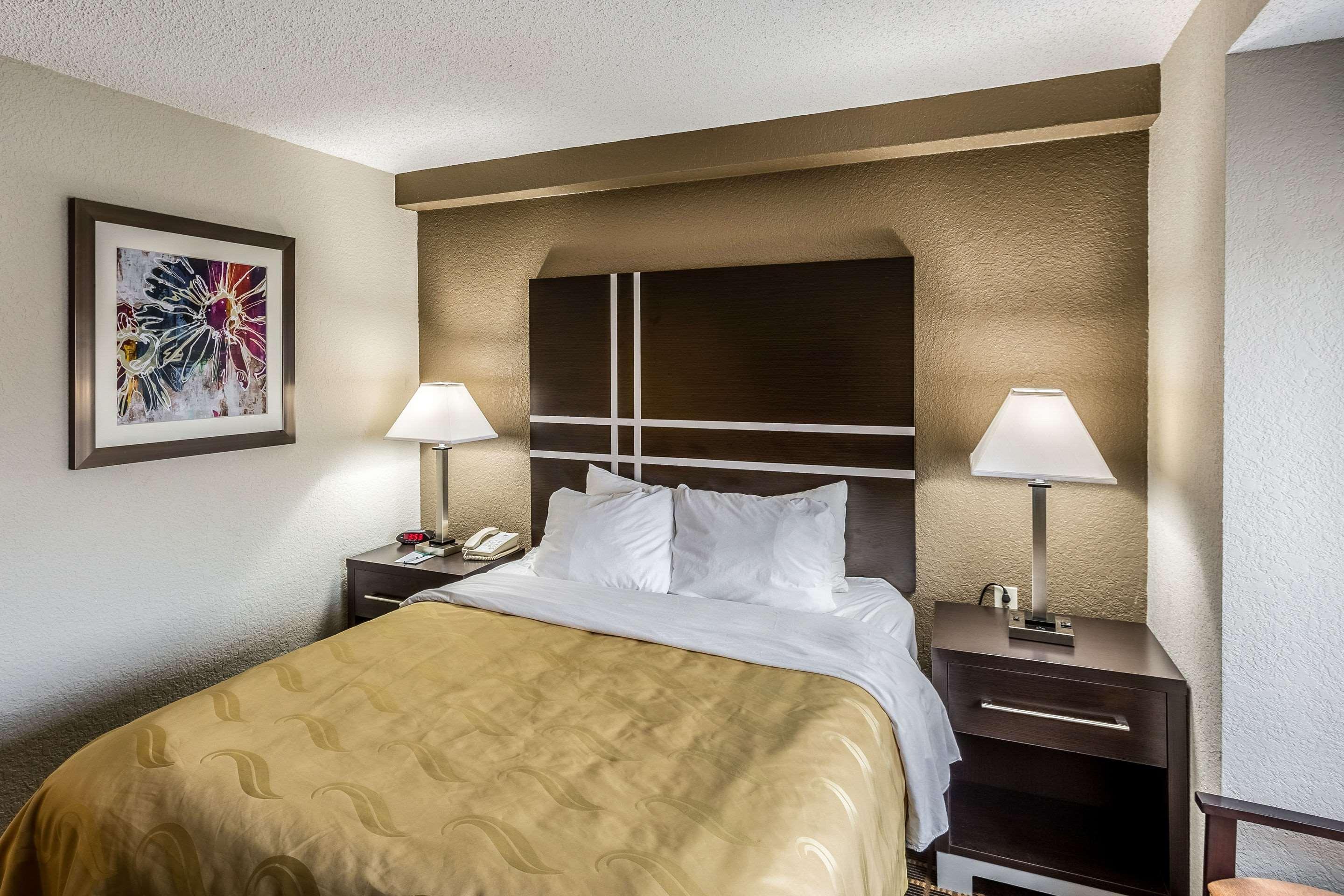 Quality Inn & Suites West El Paso I-10 Exterior photo