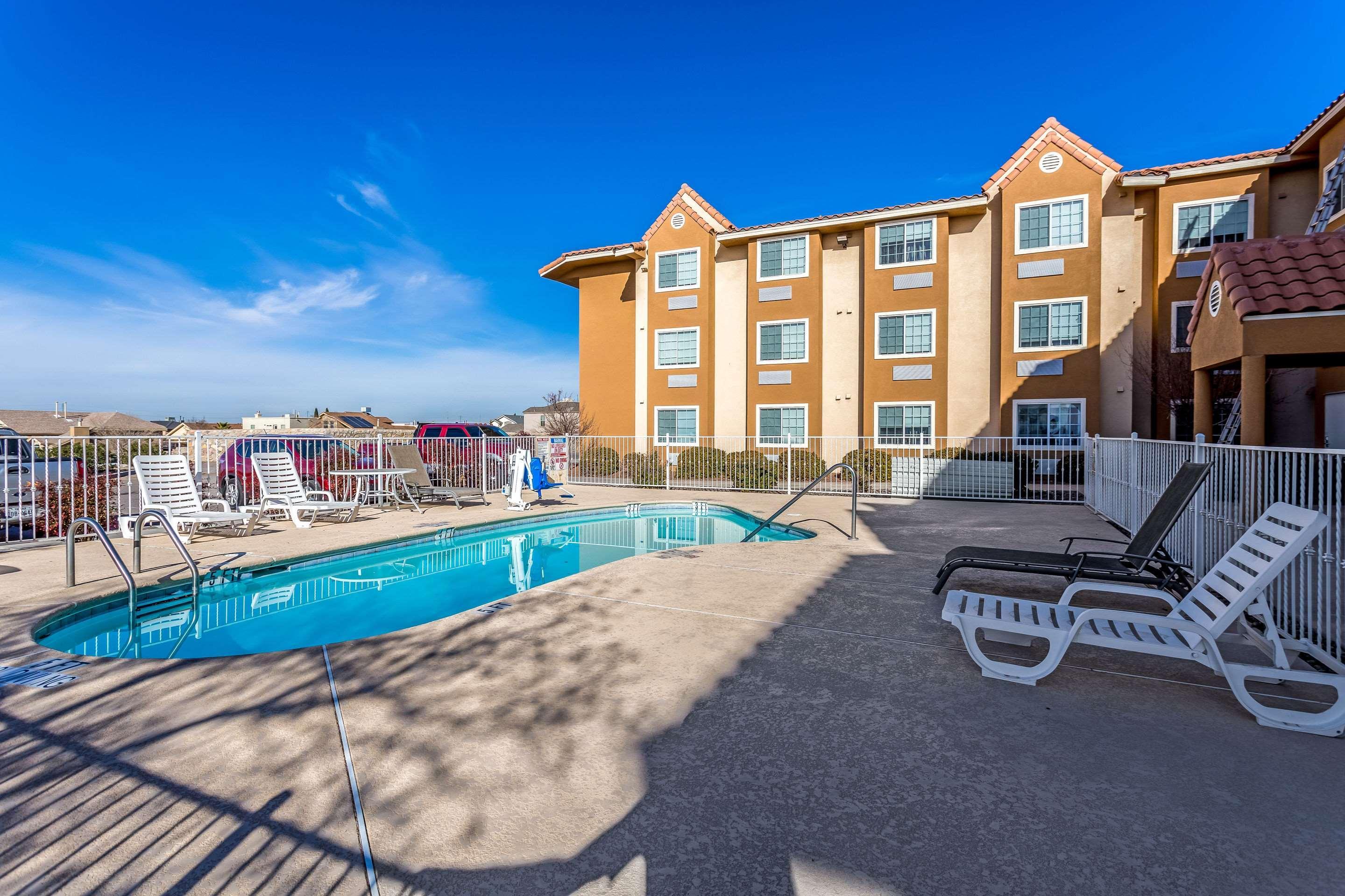 Quality Inn & Suites West El Paso I-10 Exterior photo